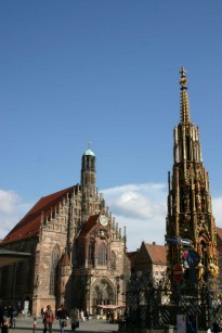 Lorenzkirche und Schöner Brunnen Nürnberg